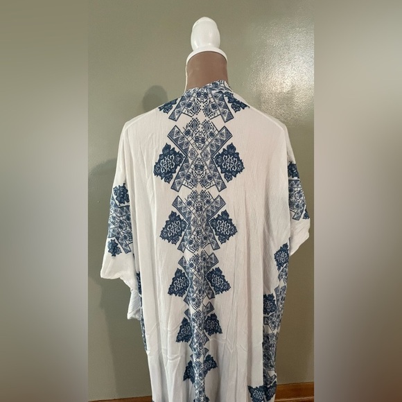 Lovestitch White and Blue Patterned Kimono Maxi Boho Vacation Resort OS NWT - Picture 9 of 12